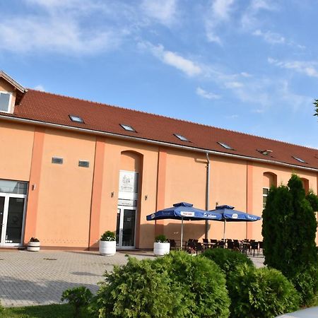 Stari Mlin Hotel Vrsac Ngoại thất bức ảnh