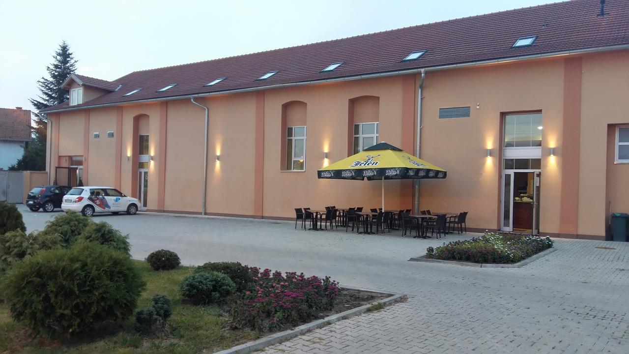 Stari Mlin Hotel Vrsac Ngoại thất bức ảnh