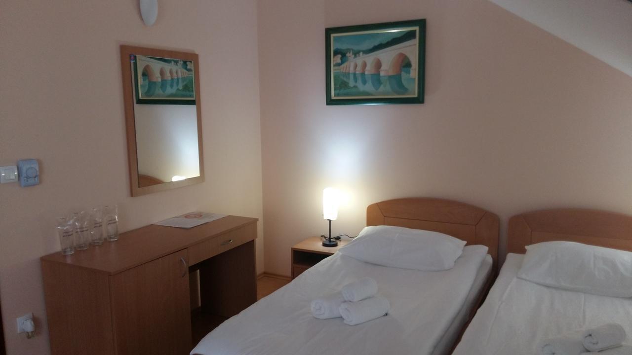Stari Mlin Hotel Vrsac Ngoại thất bức ảnh