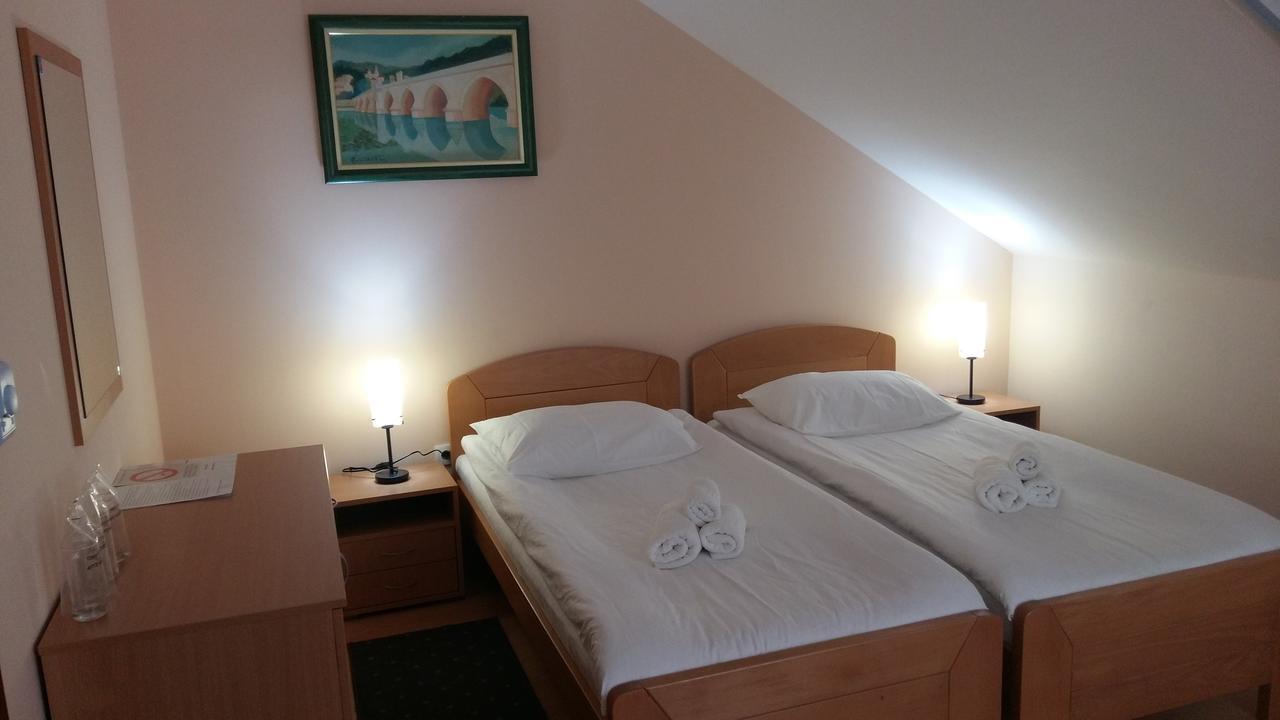 Stari Mlin Hotel Vrsac Ngoại thất bức ảnh