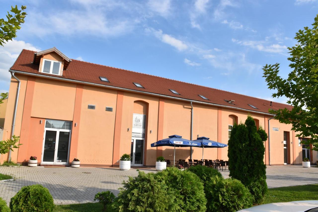 Stari Mlin Hotel Vrsac Ngoại thất bức ảnh